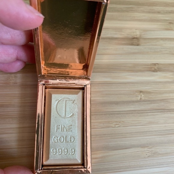 CHARLOTTE TILBURY BAR OF GOLD ICONIC HIGHLIGHTER - Picture 4 of 4